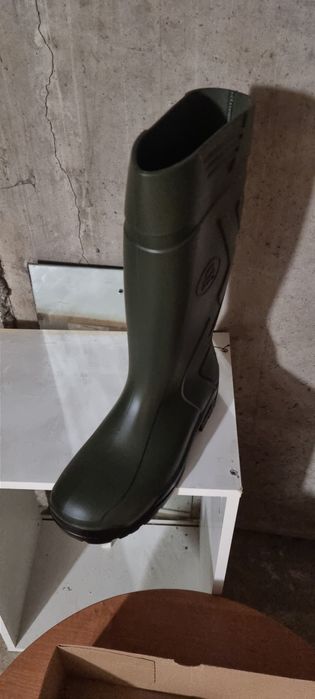 Sprzedam gumowe buty rozmiar 45