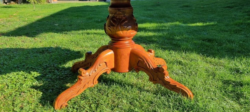 Stolik kawowy w stylu ludwikowskim