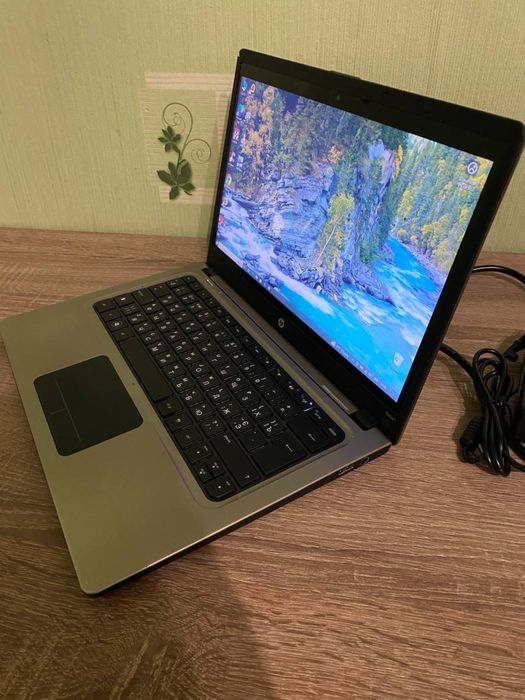 Ноутбук HP Folio 13