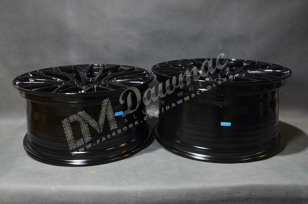 Felgi aluminiowe DM04 19" 8,5J ET35 + 9,5J ET38 5x120 Gloss Black
