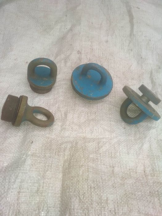 Погрузочный крюк с тросом.