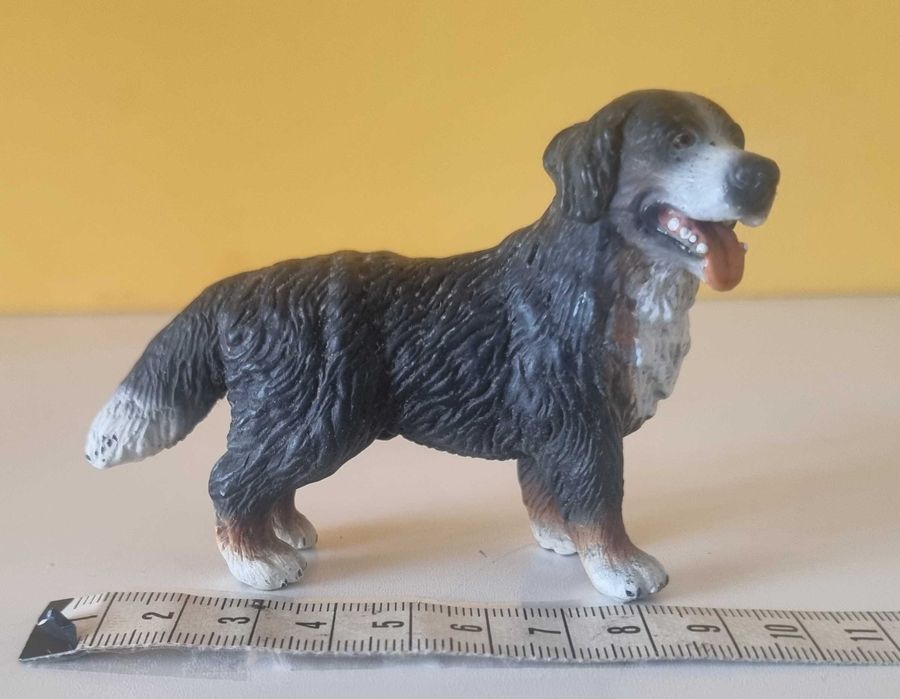 Schleich animals: dogs, giraffes, elephants, zebras, etc.64738567903490123