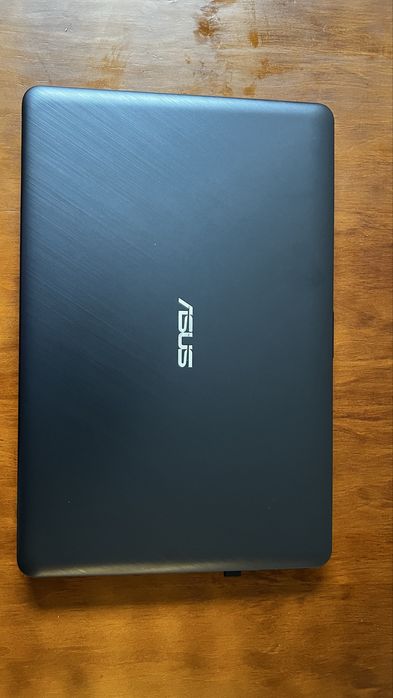ASUS VivoBook 4GB RAM + 224GB SSD | Bolsa + Rato | Excelente Estado