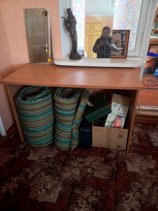 Продам новый письменный стол