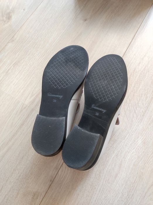 Skórzane mokasyny Over and Out Glamoursy rozmiar 39