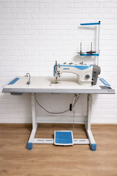Прямострочна  швейна машина Jack F 4