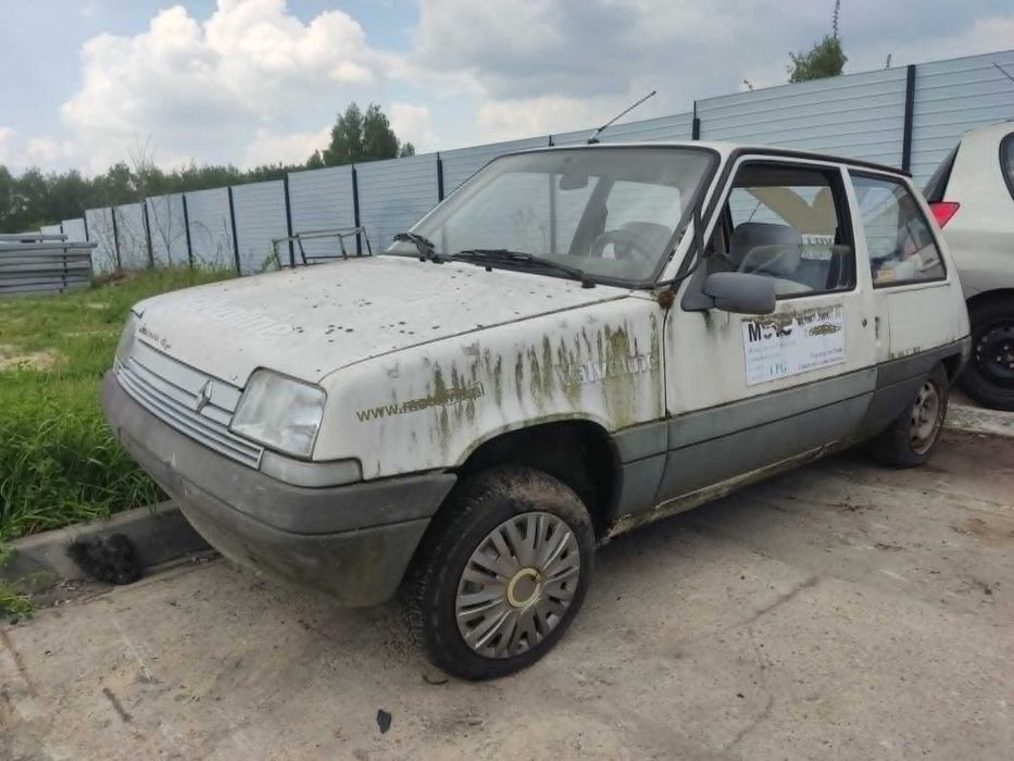 Renault 5  Na Części nie sprzedajemy Aut w Całości