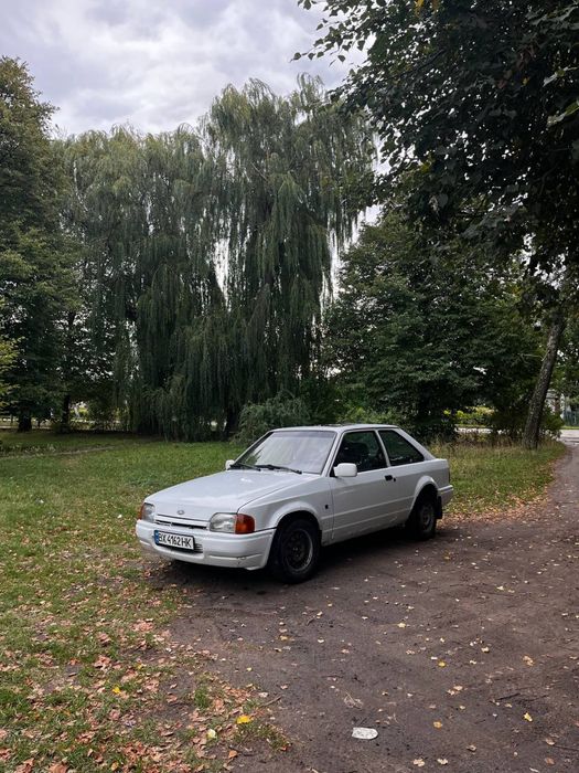 Ford escort 1989