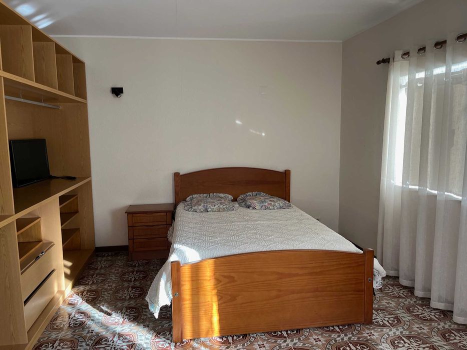 Andar de Moradia T3 para arrendamento