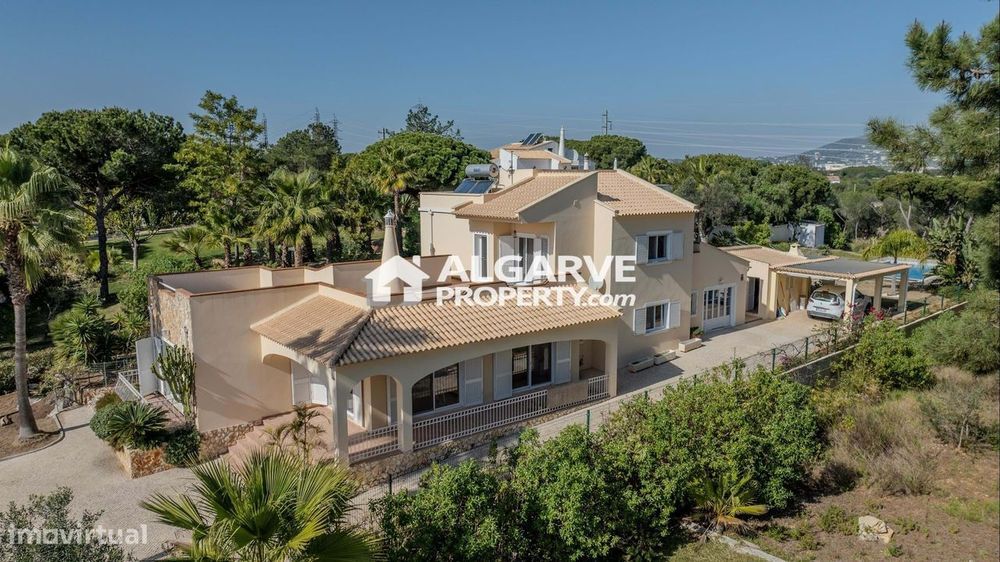 Moradia Isolada 4 quartos a 5 minutos do Golf da Quinta do Lago no Alg