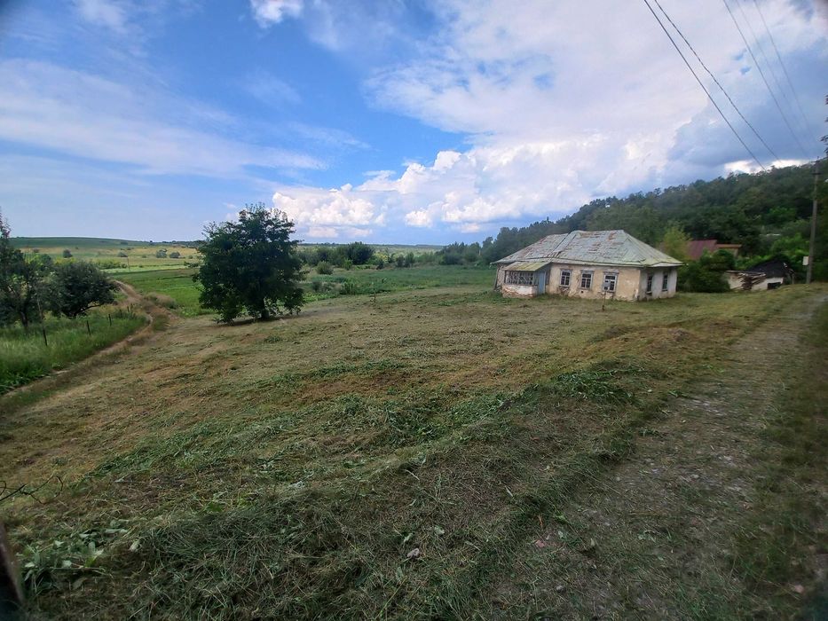 Продаж п'яти земельних ділянок площею понад 2,0 га