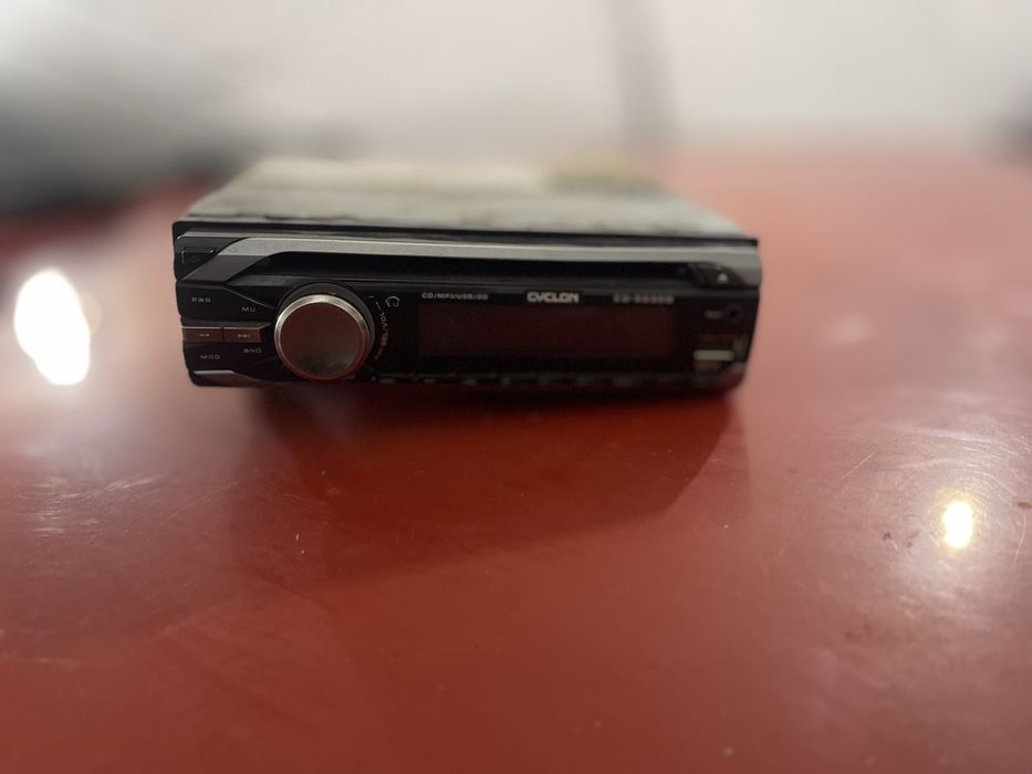 Продам магнитолу в хорошем состоянии