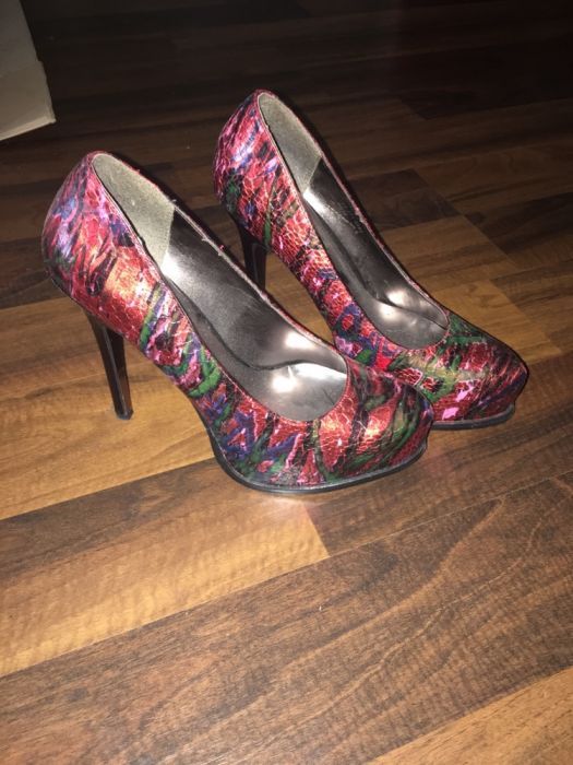 Szpilki skórzane Black Gardenia 39