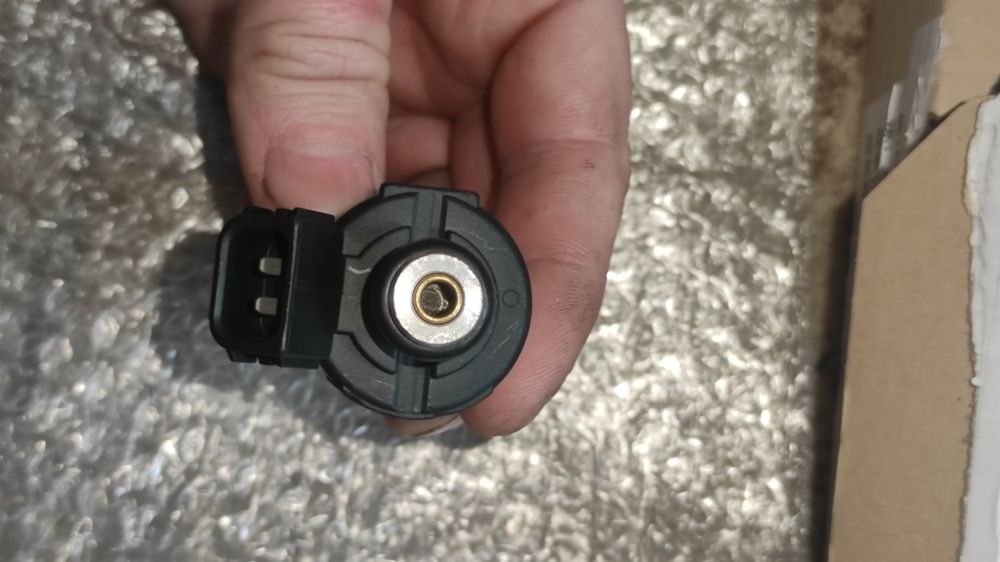 Форсунка Keihin KN8 73cc Single (27-45 л.с.) жолтая новая 

оранжевая