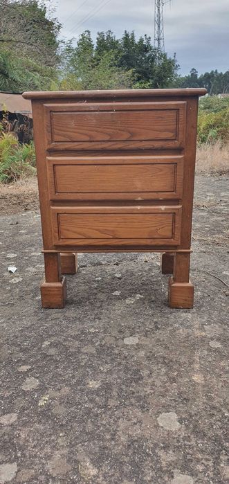 camiseiros,  mesinhas de cabeceira