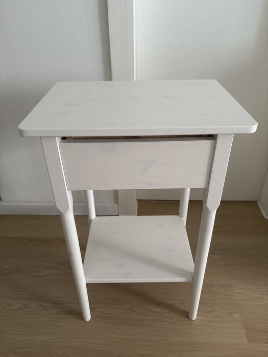Mesa cabeceira Ikea