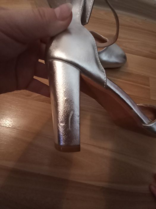 Szpilki sandałki rozmiar 38