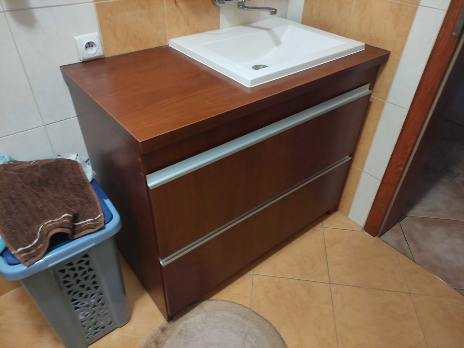 Komoda szafa szafka do łazienki z umywalką umywalka