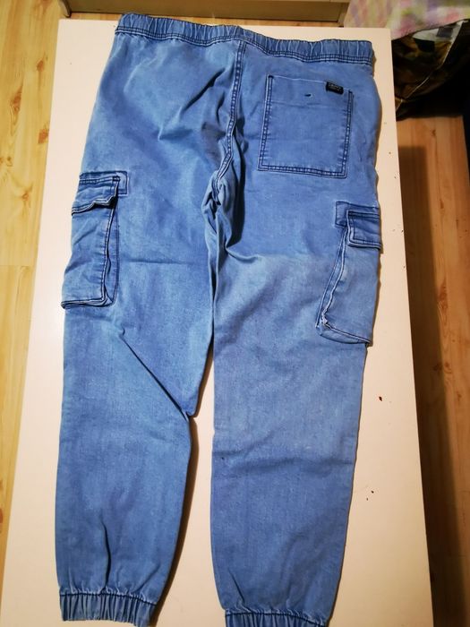 Jeansy jasno niebieskie cropp cargo pants
