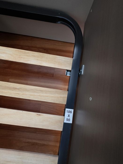 Cama solteiro com gavetão bom estado