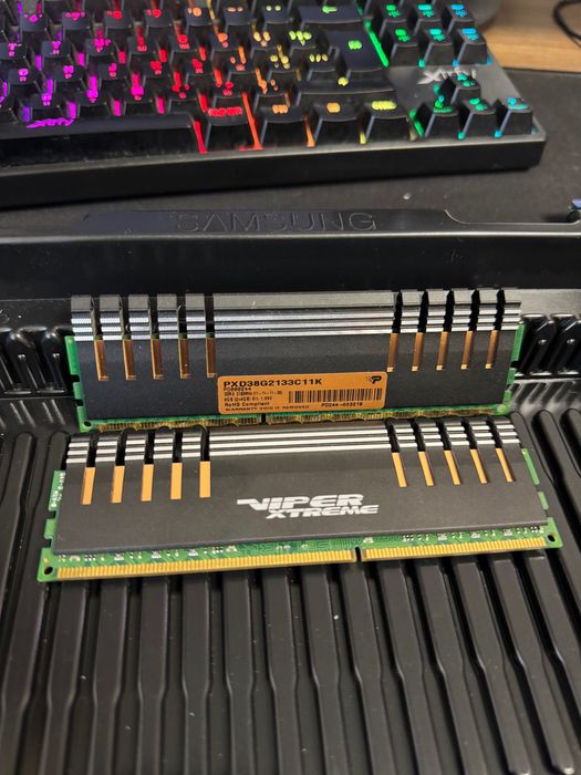 Оперативна памʼять KIT DDR3 8GB (4+4) 1600/2133MHz HyperX/Corsair