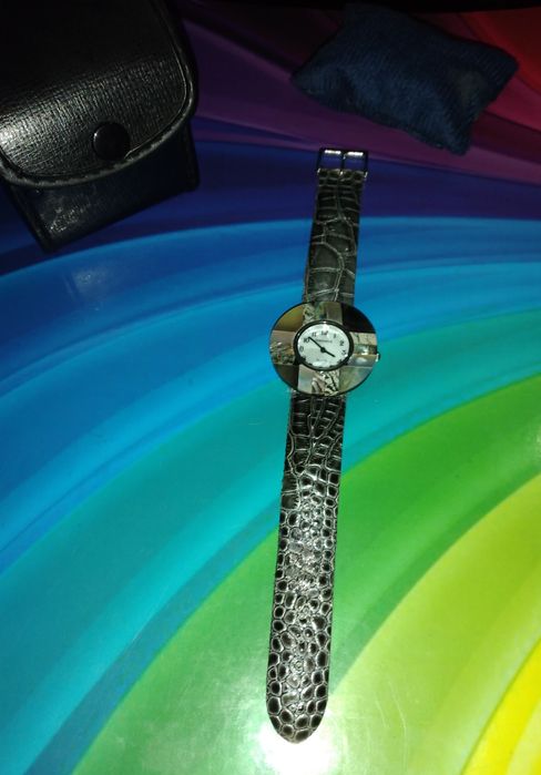 Relógio com madrepérola marca Versaille