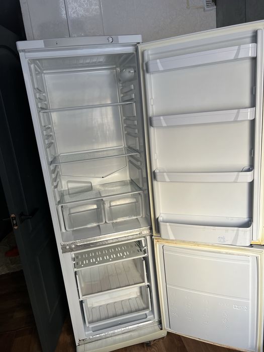 Холодильник Indesit