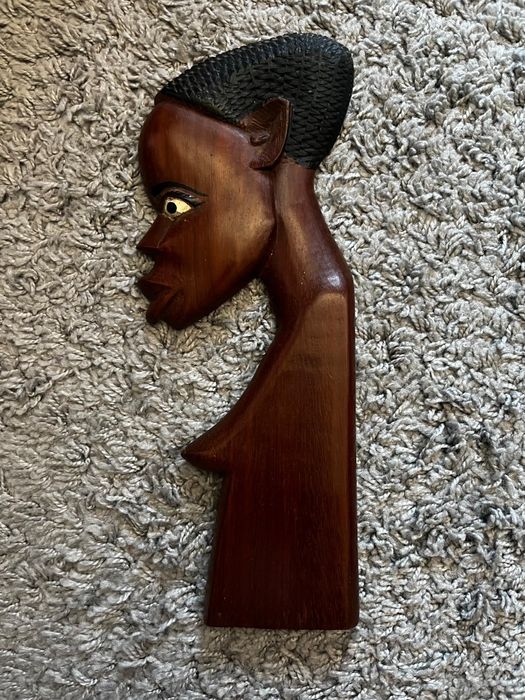 Peças africanas em madeira