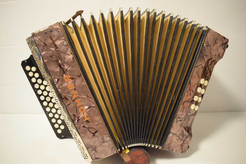 Vendo Concertina Hohner Sonora II 3 Voz Voz  Tonalidade La