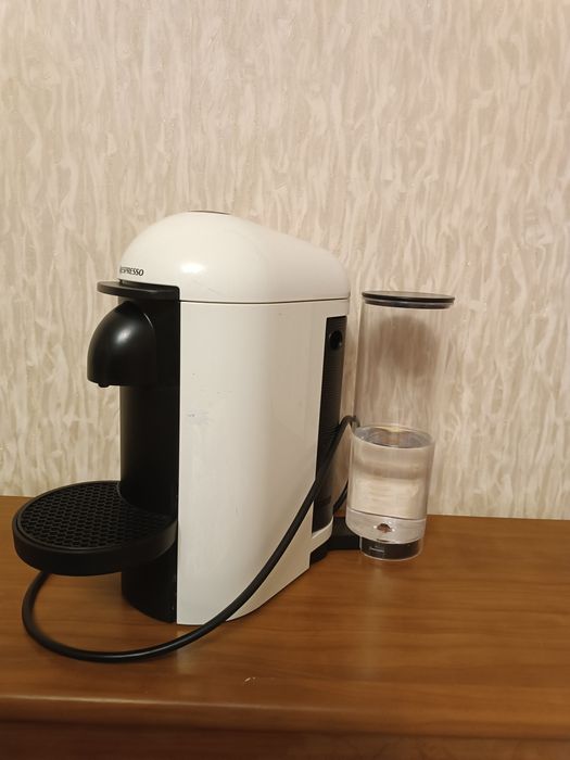 Кавомашина Nespresso Veruto Plus