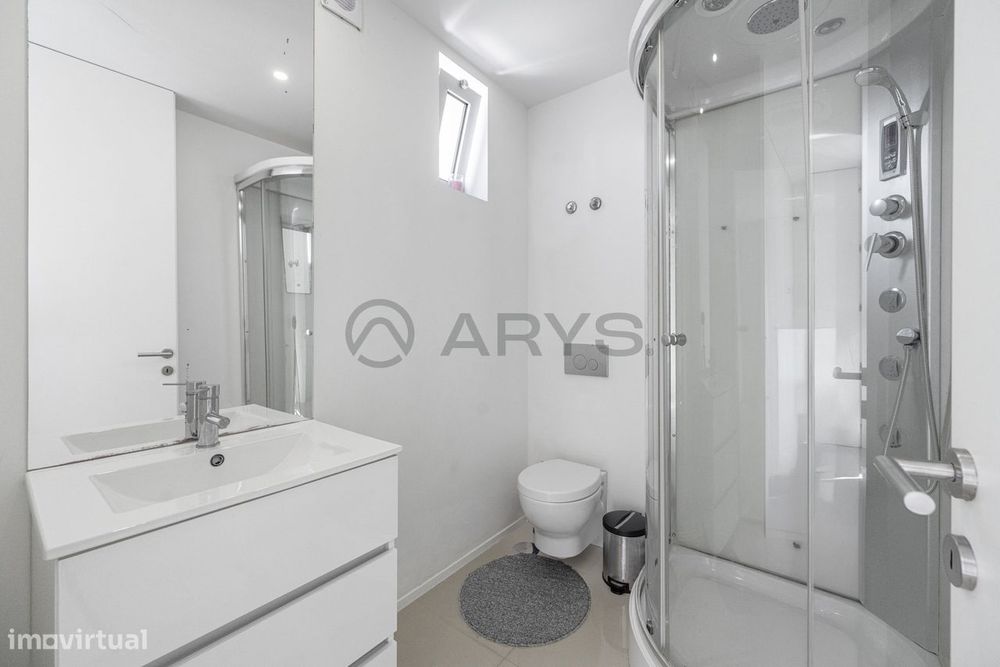 Apartamento T3 com garagem e jardim privativo