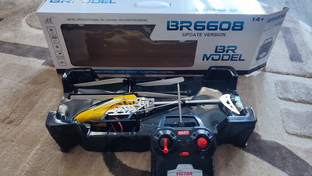 Гелікоптер на радіоуправлінні