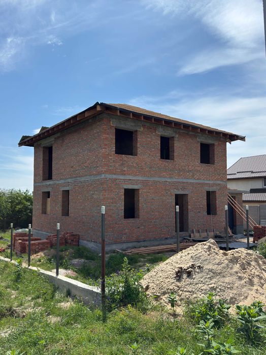 Будівництво котеджів, таунхаусів. Строительство под ключ.
