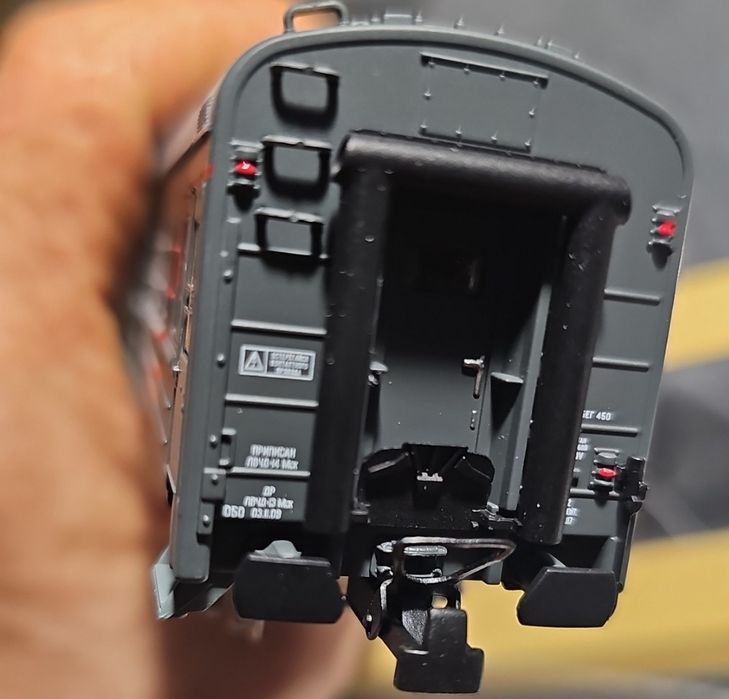 Вагон пассажирский ЦМВ Аммендорф Heris 1:87 HO новый