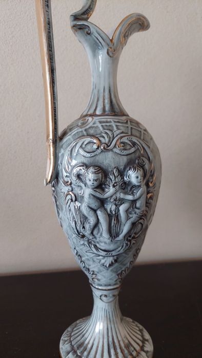 Par de jarras decorativas em cerâmica com asas