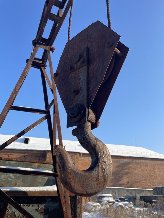 Кран гаражний,козловий,пересувний,механічний.