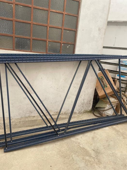 Estante  de armazém  com 2 Mrs de altura