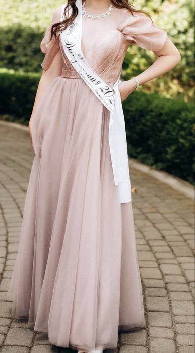 Продам випускну сукню