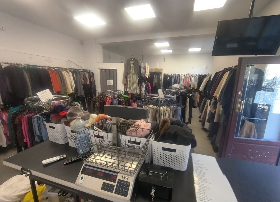 Odsprzedam wyposażenie sklepu odzieżowego