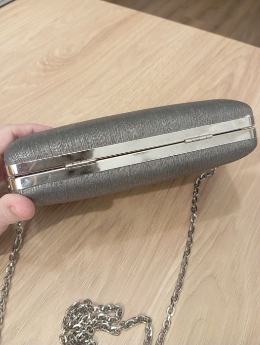 Mascara kopertówka z brokatem srebrna