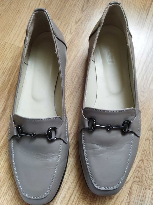 Туфлі, мокасини, лофери жіночі