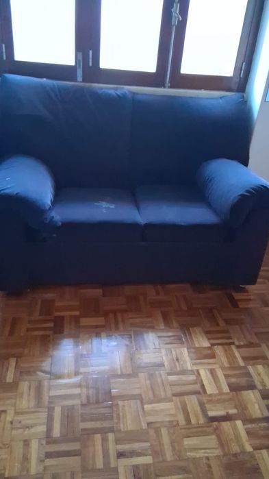 Sofá de 2 lugares em tecido