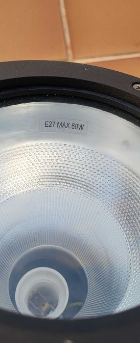 3 Focos de chão exterior novos na caixa + 1 de oferta (partido)