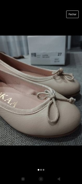 Sabrinas em pele beje como novas