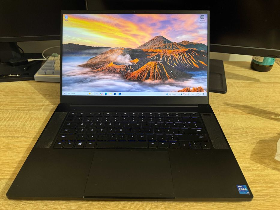 Razer Blade 15 2021 144Hz/i7-11800H/RTX 3060/32GB RAM/1Tb SSD