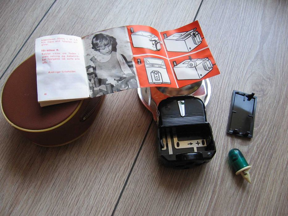 Agfa stara lampa błyskowa Isi Blitz K aparat fotograficzny PRL