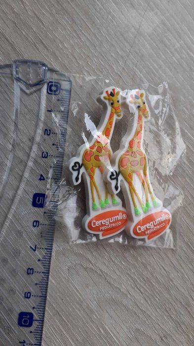 2 pins girafa coleção