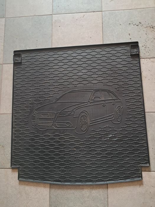 Sprzedam mate bagażnika Audi A4 B8