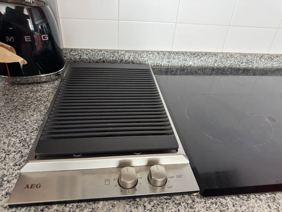 Grelhador elétrico de encastrar