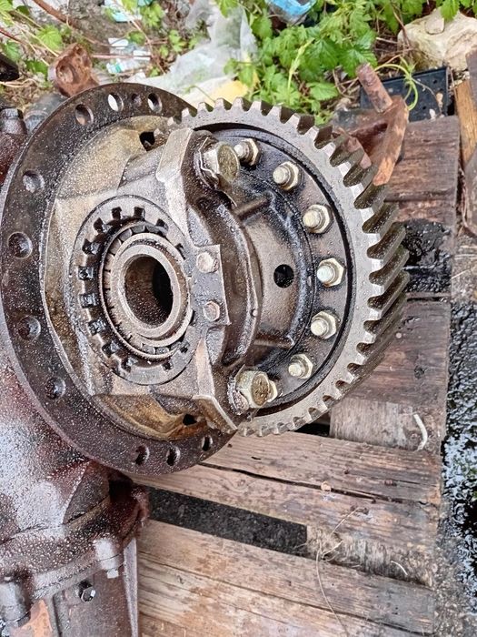Продам задний редуктор Камаз 49 зубов.
